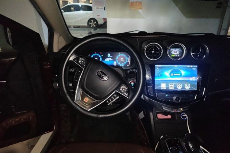 Used BYD Tang New Energy 2015 2.0T Four-Wheel-Drive Flagship Model Steering Wheel