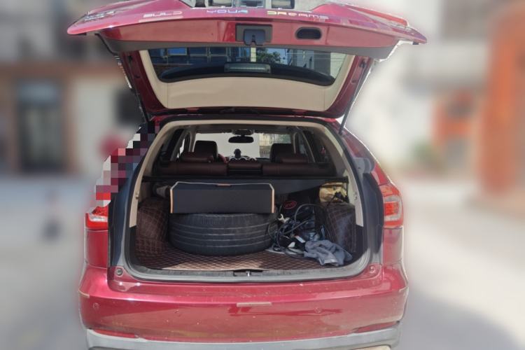 Used BYD Tang New Energy 2015 2.0T Four-Wheel-Drive Flagship Model Trunk