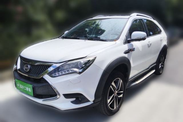 Ojetý BYD Tang New Energy 2015 2.0T Four-Wheel-Drive Flagship Model