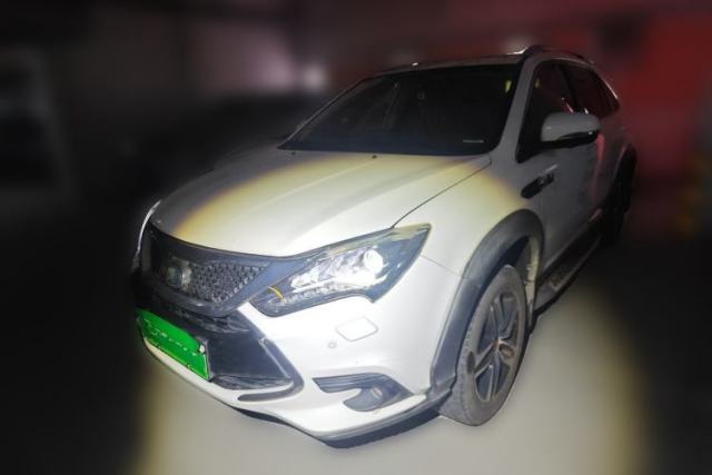 Ojetý BYD Tang New Energy 2015 2.0T Four-Wheel-Drive Flagship Model