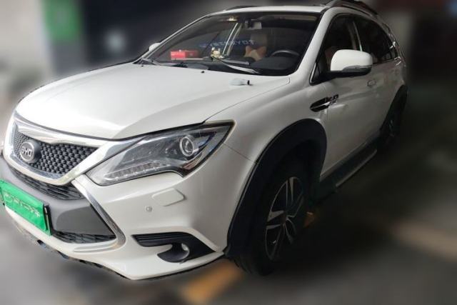 Used BYD Tang New Energy 2015 2.0T Four-Wheel-Drive Flagship Model