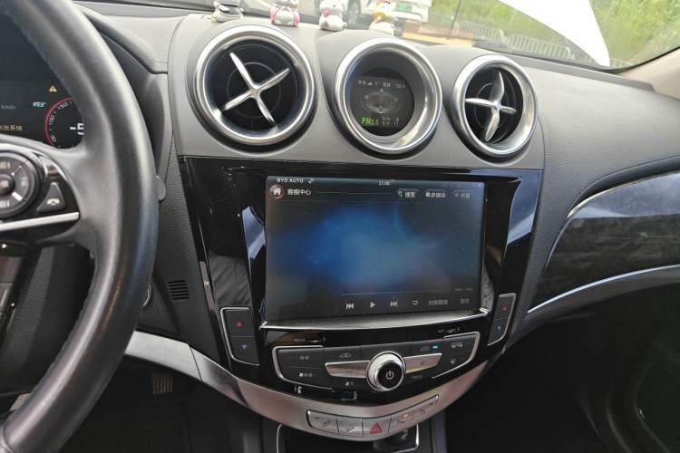 Used BYD Tang New Energy 2015 2.0T Four-Wheel-Drive Flagship Model Audio And AC Panel