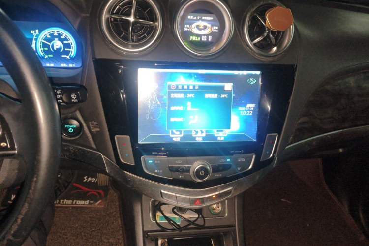 Used BYD Tang New Energy 2015 2.0T Four-Wheel-Drive Flagship Model Audio And AC Panel