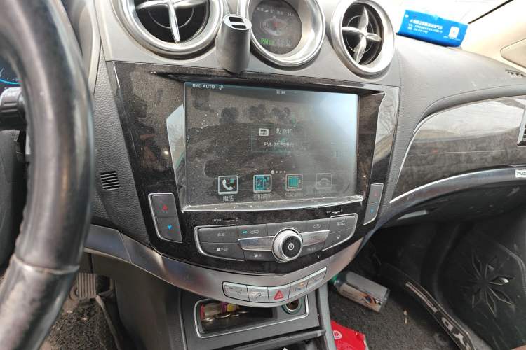 Used BYD Tang New Energy 2015 2.0T Four-Wheel-Drive Flagship Model Audio And AC Panel