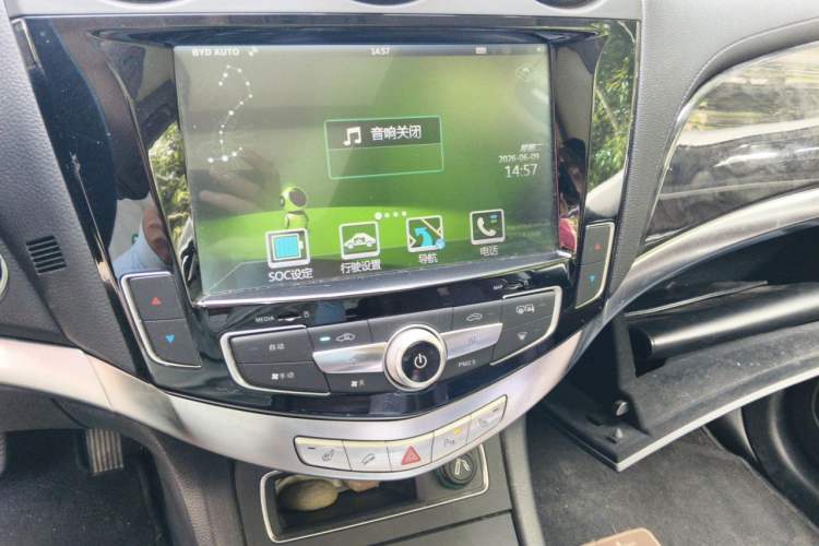 Used BYD Tang New Energy 2015 2.0T Four-Wheel-Drive Flagship Model Audio And AC Panel