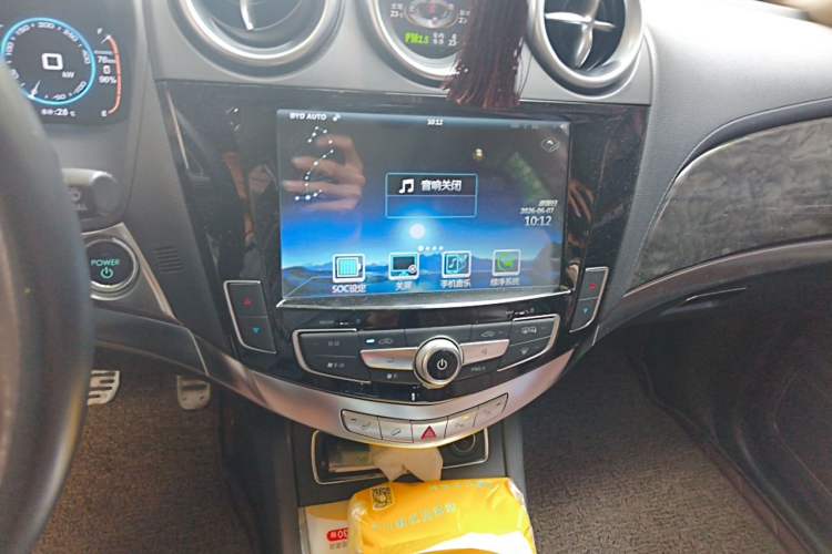 Used BYD Tang New Energy 2015 2.0T Four-Wheel-Drive Flagship Model Audio And AC Panel