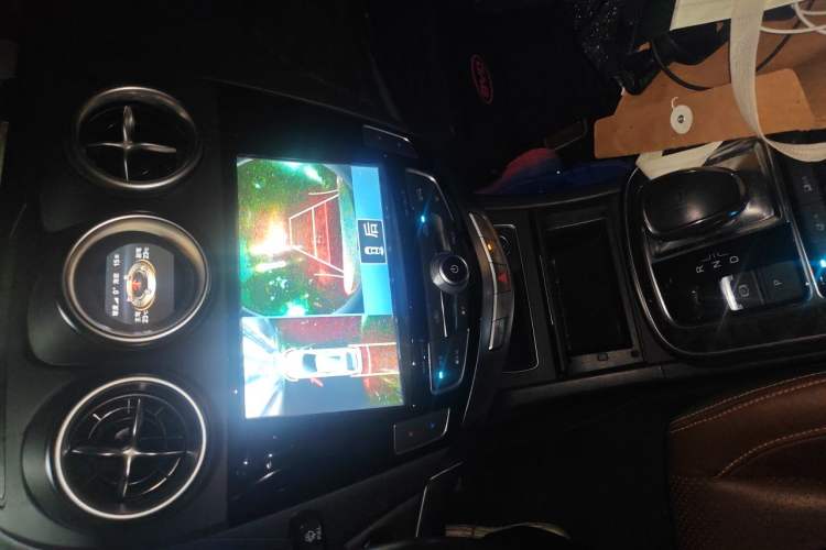 Used BYD Tang New Energy 2015 2.0T Four-Wheel-Drive Flagship Model Audio And AC Panel