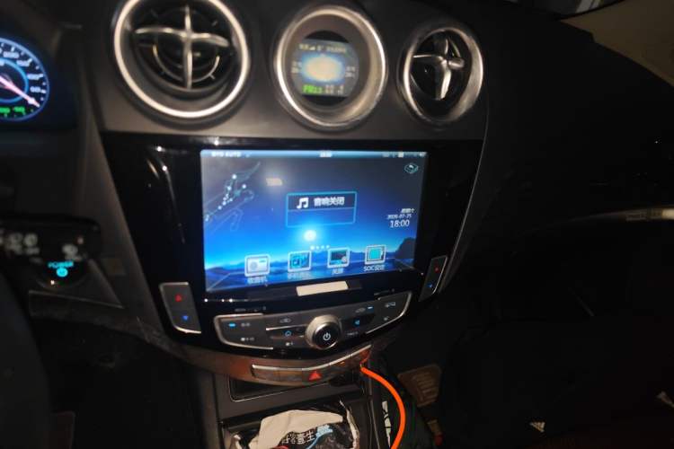 Used BYD Tang New Energy 2015 2.0T Four-Wheel-Drive Flagship Model Audio And AC Panel