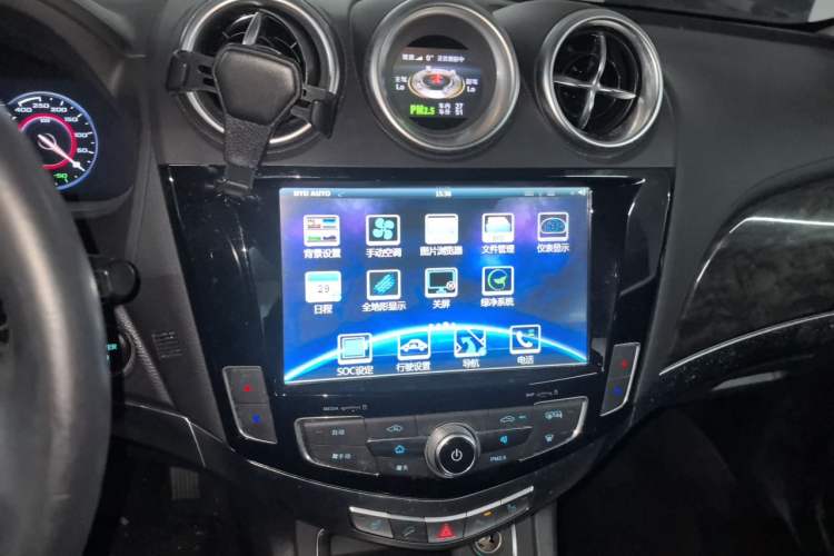 Used BYD Tang New Energy 2015 2.0T Four-Wheel-Drive Flagship Model Audio And AC Panel