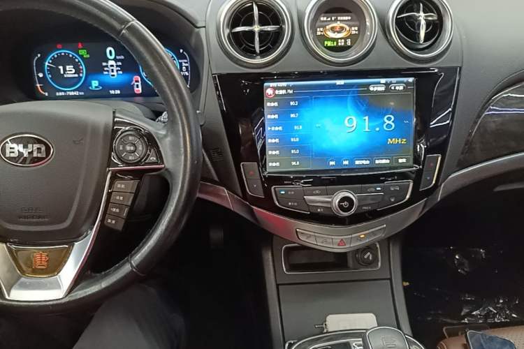 Used BYD Tang New Energy 2015 2.0T Four-Wheel-Drive Flagship Model Audio And AC Panel