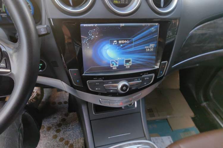 Used BYD Tang New Energy 2015 2.0T Four-Wheel-Drive Flagship Model Audio And AC Panel