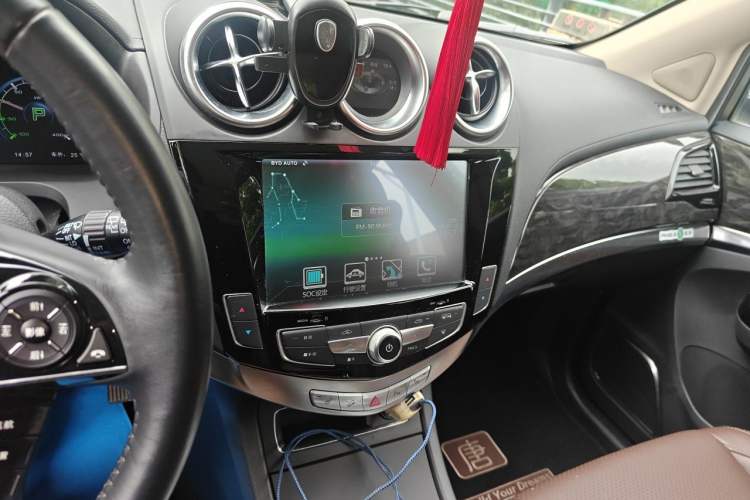 Used BYD Tang New Energy 2015 2.0T Four-Wheel-Drive Flagship Model Audio And AC Panel