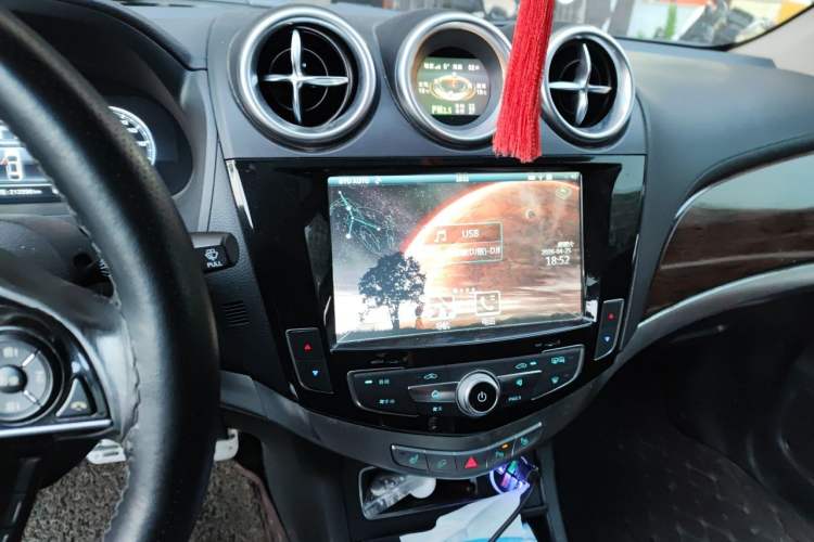Used BYD Tang New Energy 2015 2.0T Four-Wheel-Drive Flagship Model Audio And AC Panel