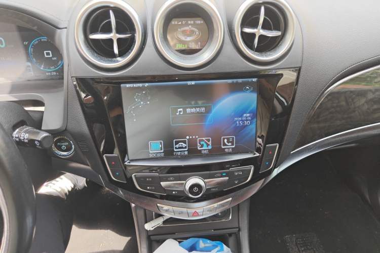 Used BYD Tang New Energy 2015 2.0T Four-Wheel-Drive Flagship Model Audio And AC Panel