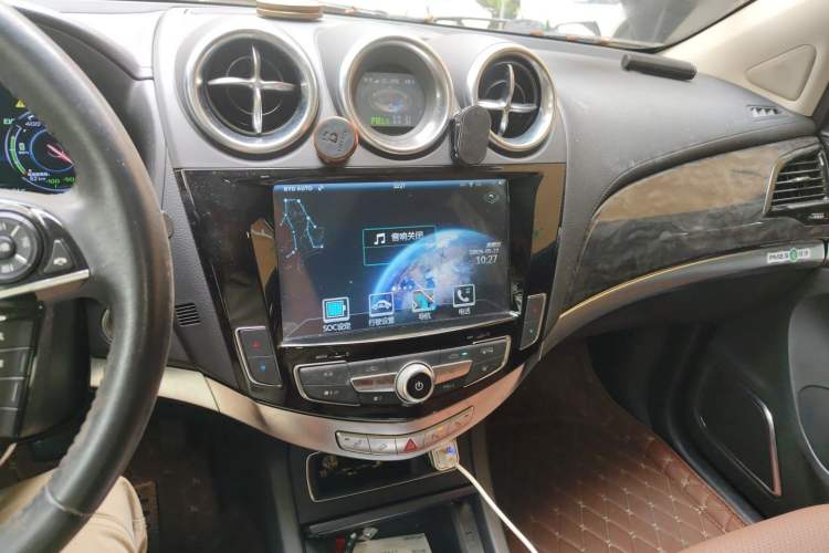 Used BYD Tang New Energy 2015 2.0T Four-Wheel-Drive Flagship Model Audio And AC Panel