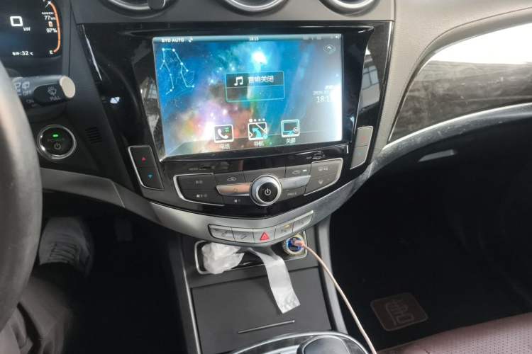 Used BYD Tang New Energy 2015 2.0T Four-Wheel-Drive Flagship Model Audio And AC Panel