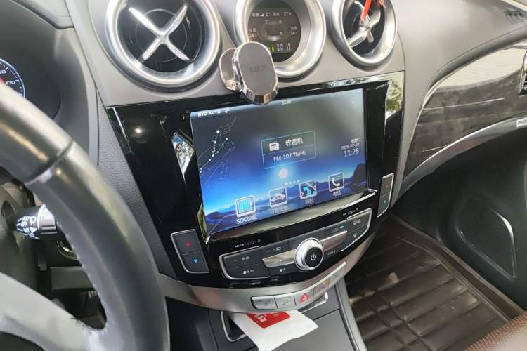 Used BYD Tang New Energy 2015 2.0T Four-Wheel-Drive Flagship Model Audio And AC Panel