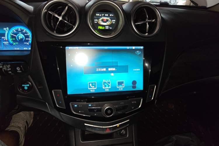 Used BYD Tang New Energy 2015 2.0T Four-Wheel-Drive Flagship Model Audio And AC Panel