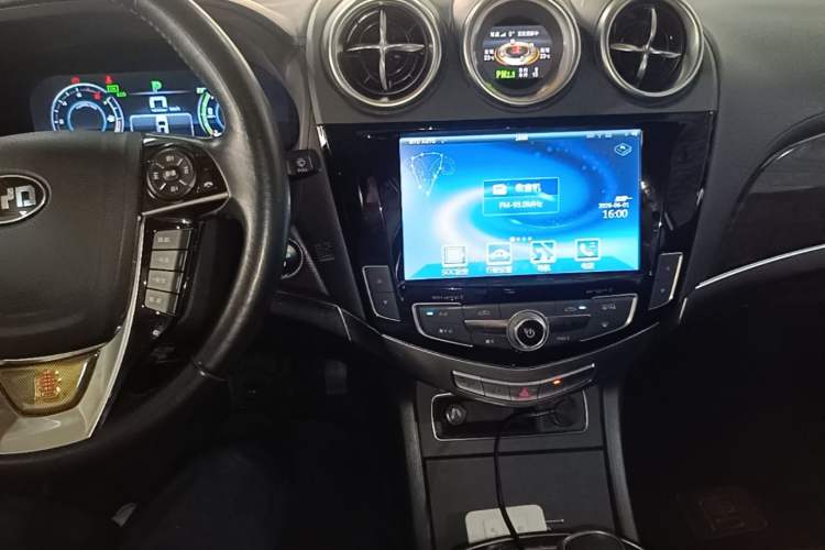 Used BYD Tang New Energy 2015 2.0T Four-Wheel-Drive Flagship Model Audio And AC Panel
