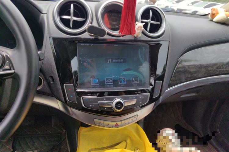 Used BYD Tang New Energy 2015 2.0T Four-Wheel-Drive Flagship Model Audio And AC Panel