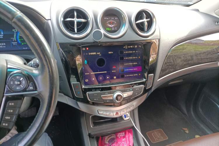 Used BYD Tang New Energy 2015 2.0T Four-Wheel-Drive Flagship Model Audio And AC Panel
