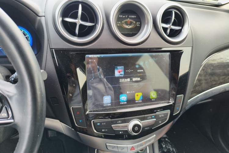 Used BYD Tang New Energy 2015 2.0T Four-Wheel-Drive Flagship Model Audio And AC Panel