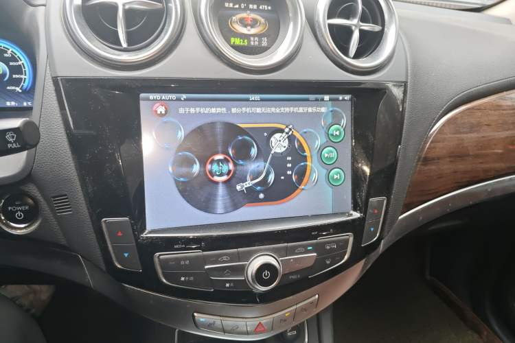 Used BYD Tang New Energy 2015 2.0T Four-Wheel-Drive Flagship Model Audio And AC Panel