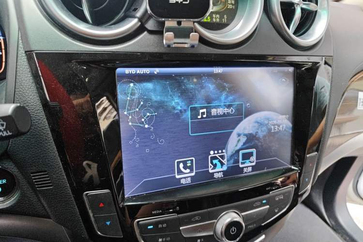 Used BYD Tang New Energy 2015 2.0T Four-Wheel-Drive Flagship Model Audio And AC Panel