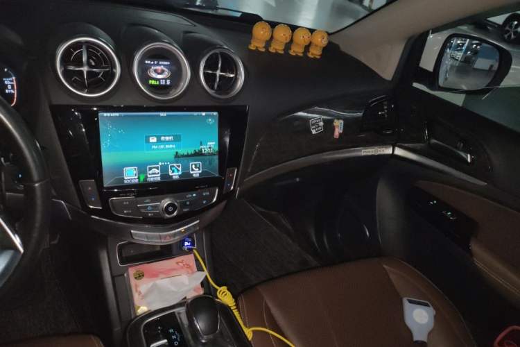 Used BYD Tang New Energy 2015 2.0T Four-Wheel-Drive Flagship Model Audio And AC Panel