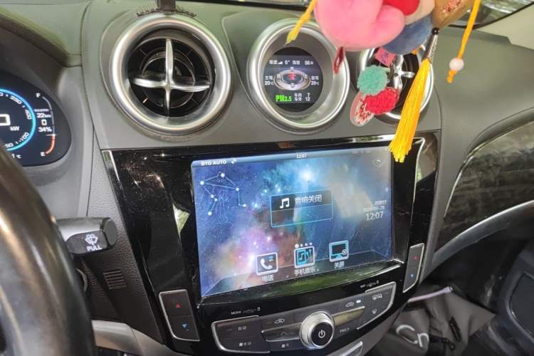 Used BYD Tang New Energy 2015 2.0T Four-Wheel-Drive Flagship Model Audio And AC Panel