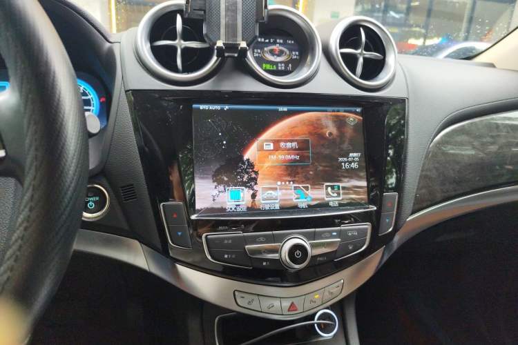 Used BYD Tang New Energy 2015 2.0T Four-Wheel-Drive Flagship Model Audio And AC Panel