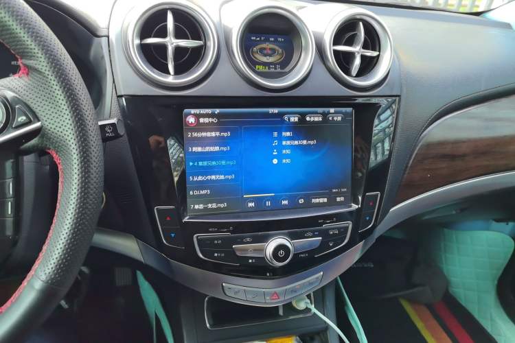 Used BYD Tang New Energy 2015 2.0T Four-Wheel-Drive Flagship Model Audio And AC Panel