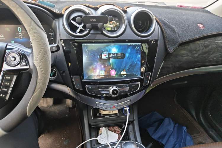 Used BYD Tang New Energy 2015 2.0T Four-Wheel-Drive Flagship Model Audio And AC Panel