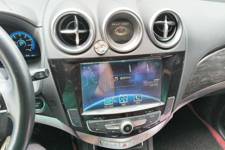 Used BYD Tang New Energy 2015 2.0T Four-Wheel-Drive Flagship Model Audio And AC Panel