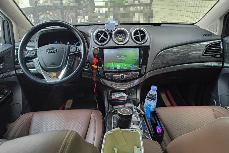 Used BYD Tang New Energy 2015 2.0T Four-Wheel-Drive Flagship Model Center Console