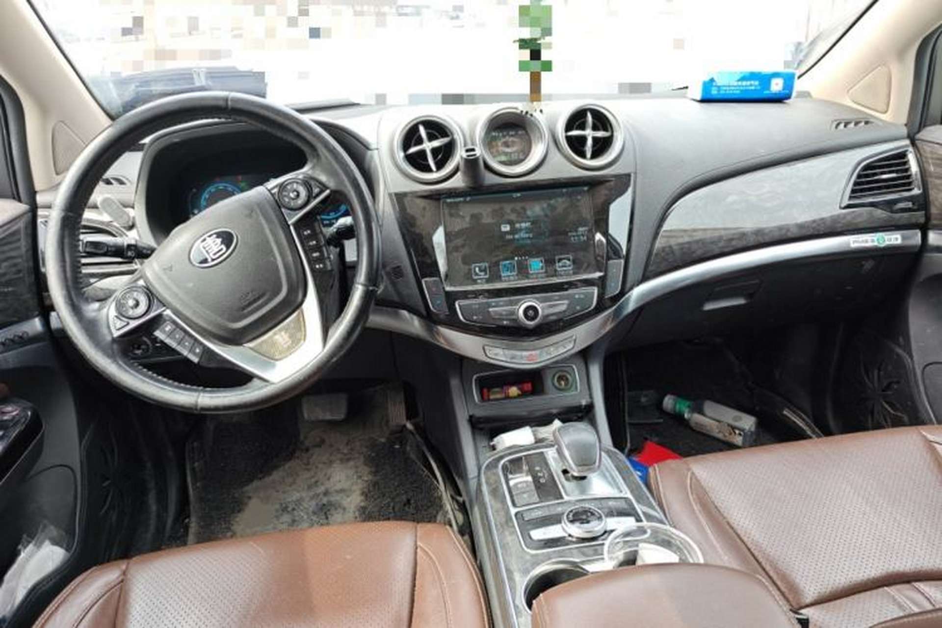 Used BYD Tang New Energy 2015 2.0T Four-Wheel-Drive Flagship Model Center Console
