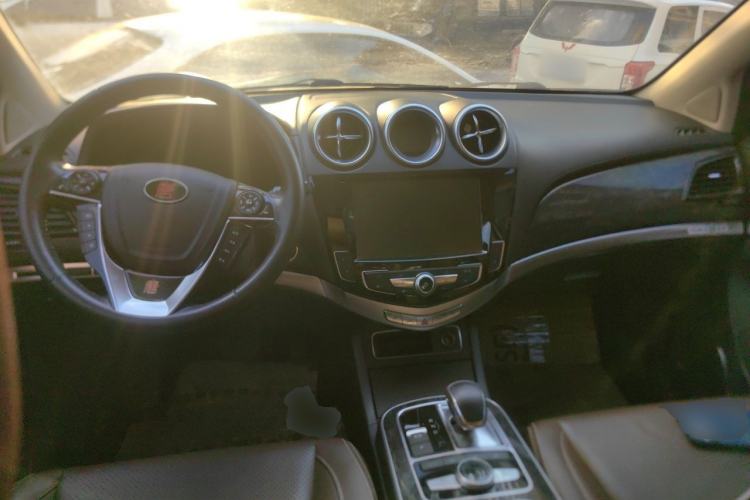 Used BYD Tang New Energy 2015 2.0T Four-Wheel-Drive Flagship Model Center Console