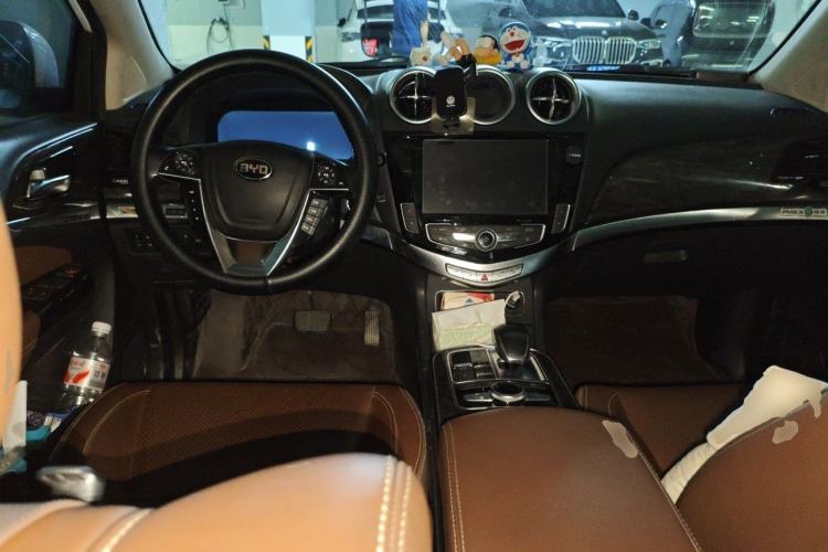 Used BYD Tang New Energy 2015 2.0T Four-Wheel-Drive Flagship Model Center Console