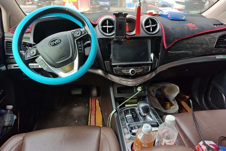 Used BYD Tang New Energy 2015 2.0T Four-Wheel-Drive Flagship Model Center Console