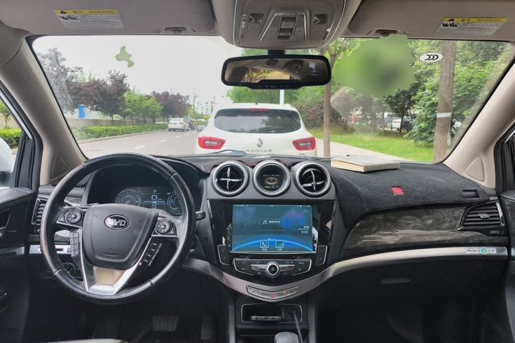 Used BYD Tang New Energy 2015 2.0T Four-Wheel-Drive Flagship Model Center Console
