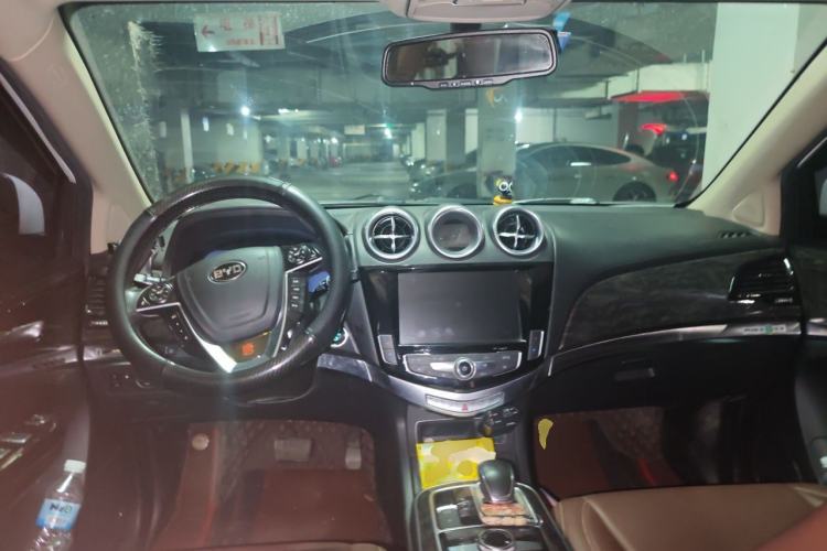 Used BYD Tang New Energy 2015 2.0T Four-Wheel-Drive Flagship Model Center Console