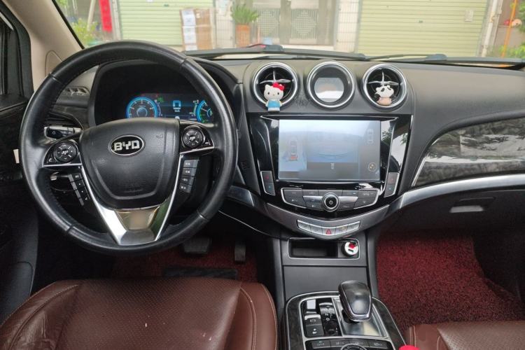 Used BYD Tang New Energy 2015 2.0T Four-Wheel-Drive Flagship Model Center Console