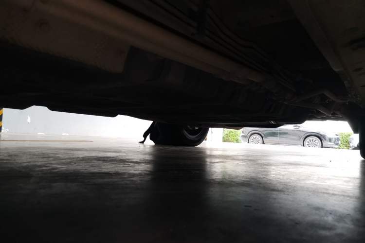 Used BYD Tang New Energy 2015 2.0T Four-Wheel-Drive Flagship Model Chassis Front Left