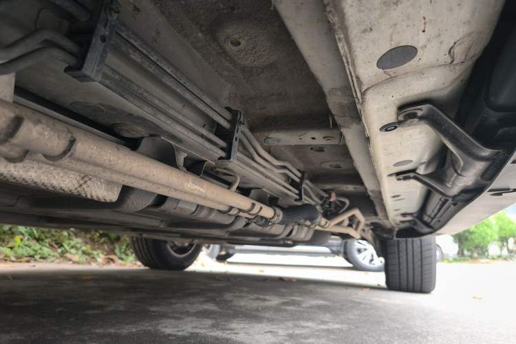 Used BYD Tang New Energy 2015 2.0T Four-Wheel-Drive Flagship Model Chassis Front Left