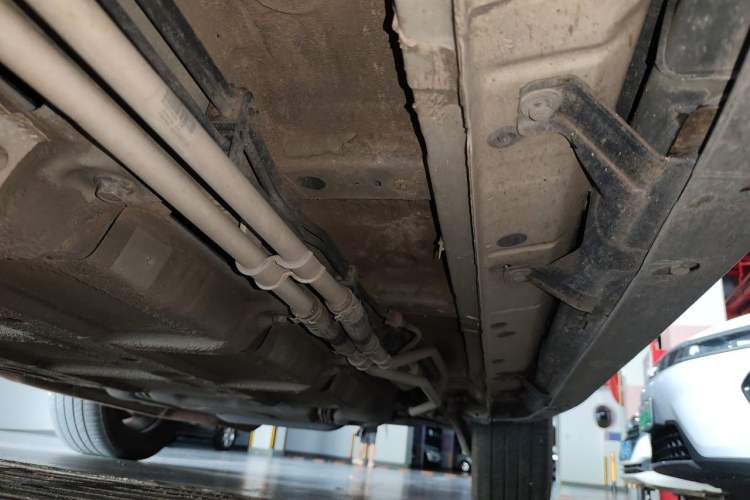 Used BYD Tang New Energy 2015 2.0T Four-Wheel-Drive Flagship Model Chassis Front Left