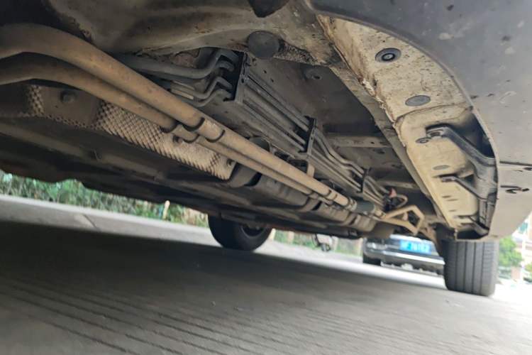 Used BYD Tang New Energy 2015 2.0T Four-Wheel-Drive Flagship Model Chassis Front Left