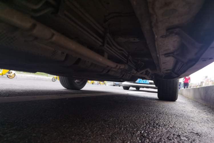 Used BYD Tang New Energy 2015 2.0T Four-Wheel-Drive Flagship Model Chassis Front Left