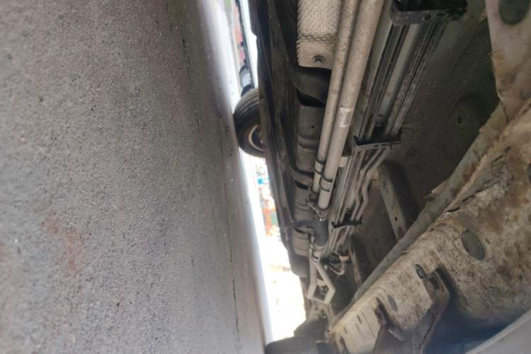 Used BYD Tang New Energy 2015 2.0T Four-Wheel-Drive Flagship Model Chassis Front Left