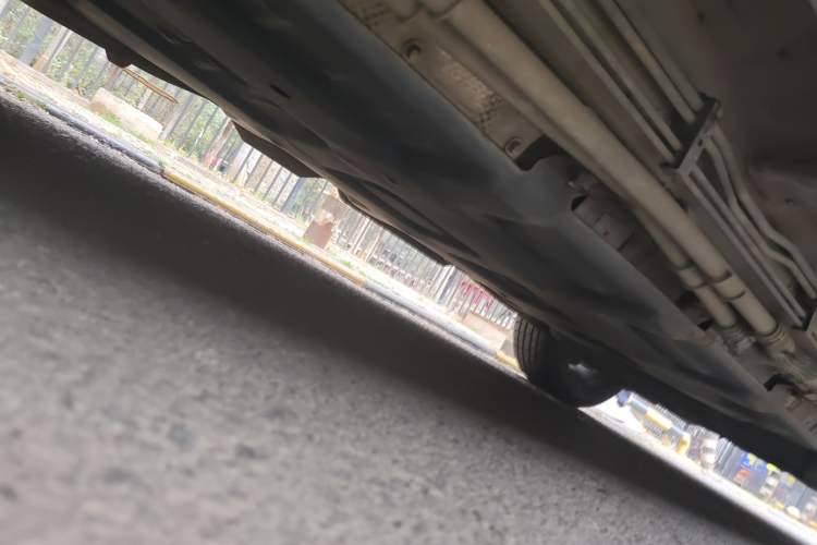 Used BYD Tang New Energy 2015 2.0T Four-Wheel-Drive Flagship Model Chassis Front Left