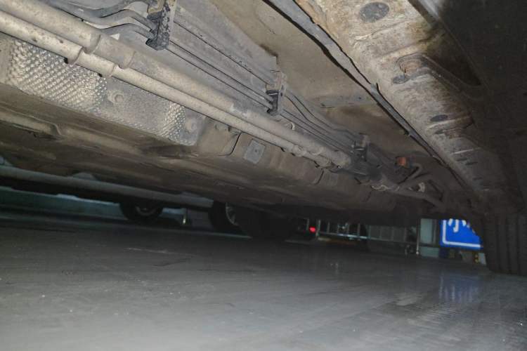 Used BYD Tang New Energy 2015 2.0T Four-Wheel-Drive Flagship Model Chassis Front Left